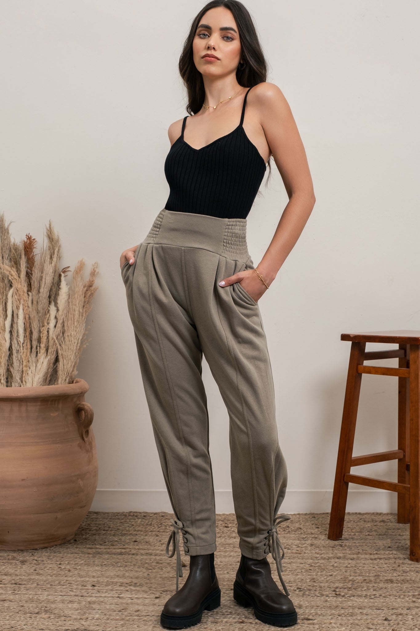 Ankle Tied Joggers Olive
