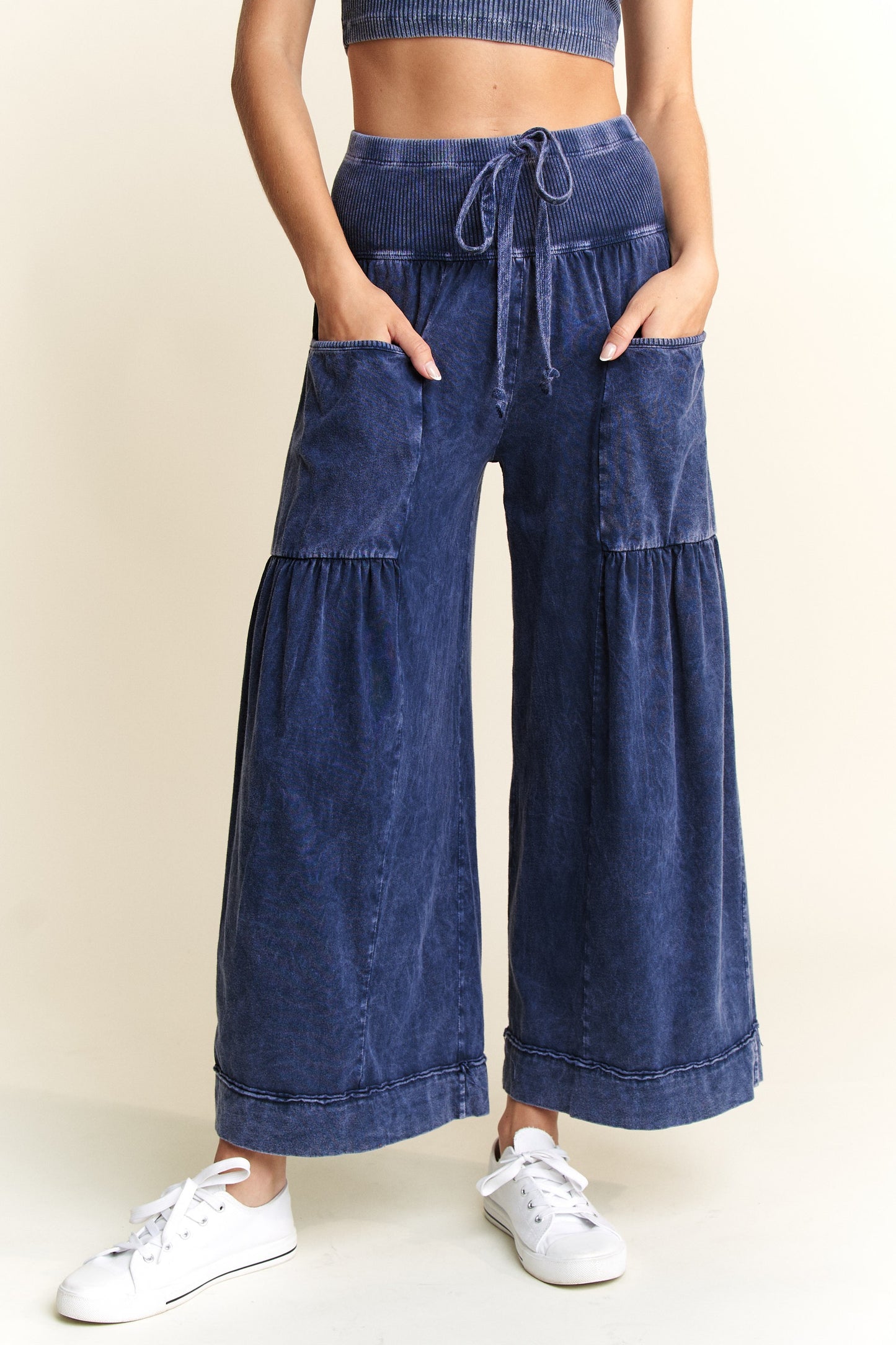 Mineral Wash Cropped Pant